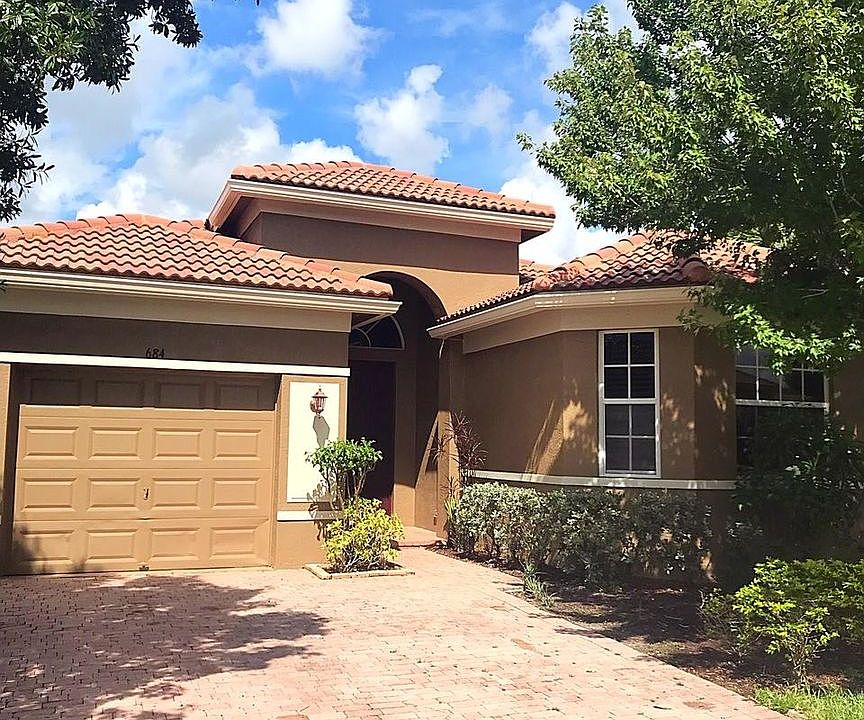 1st image of 684 NW Stanford Ln