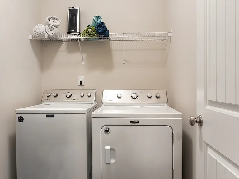1289 Towne Square Ct — Photo 23