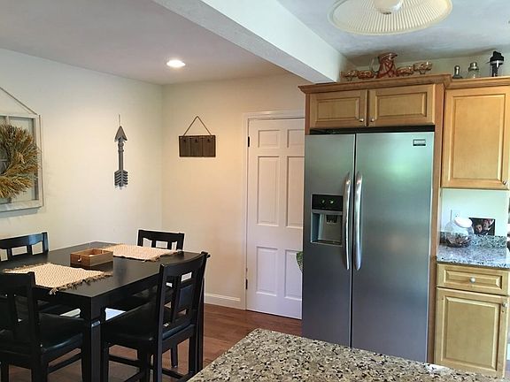 3rd image of 235 Broadway #235