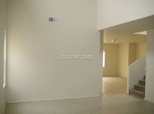 1st image of 1261 Lawry Ave