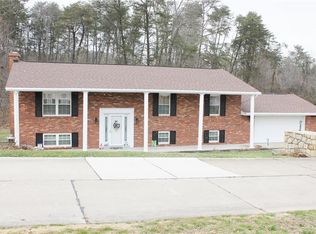 5306 Westbrook Dr, Cross Lanes, WV 25313
