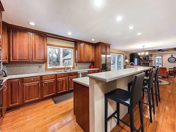 5th image of 24260 W Blvd De John