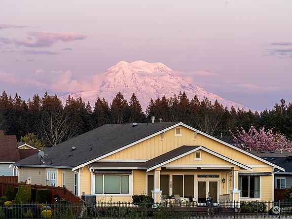 2nd image of 4408 Cashmere Drive NE