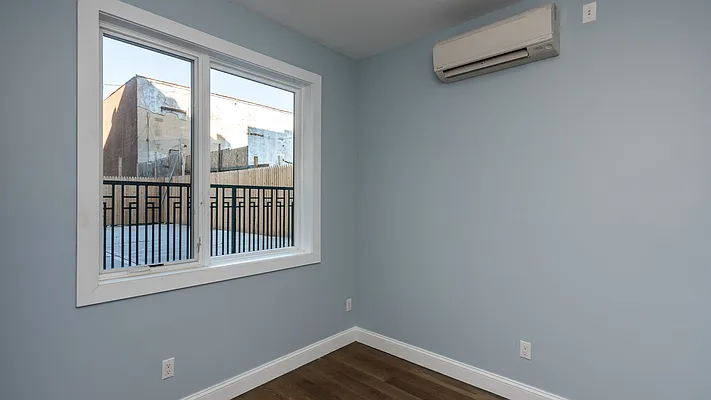 Rented by Nooklyn NYC LLC | media 44