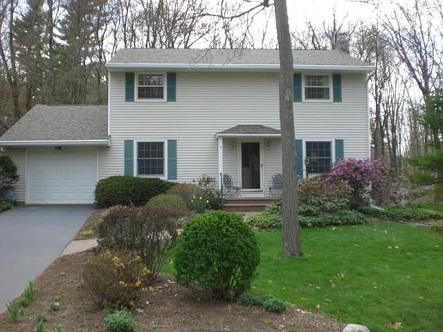 1st image of 5 Village Ln