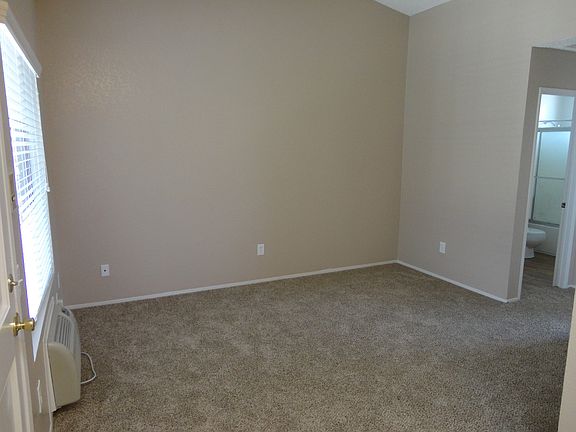 5th image of 4219 35th St APT 5