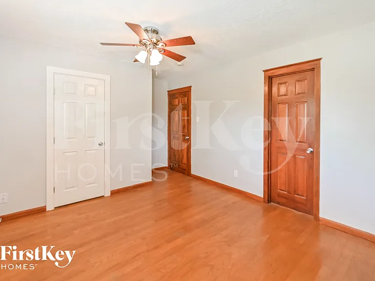 4003 Chapel Square Dr — Photo 10