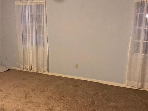 4th image of 27079 Aubrey Ave