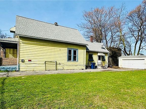 4th image of 301 Peach St
