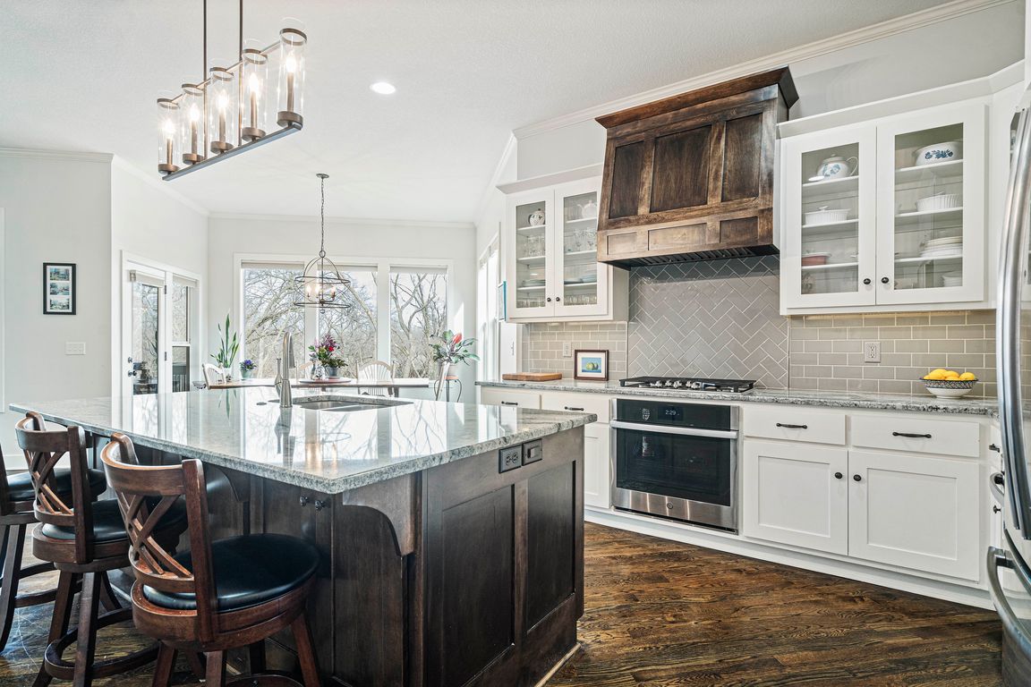 5945 Thousand Oaks Dr, Parkville, MO 64152 MLS 2473512 Zillow