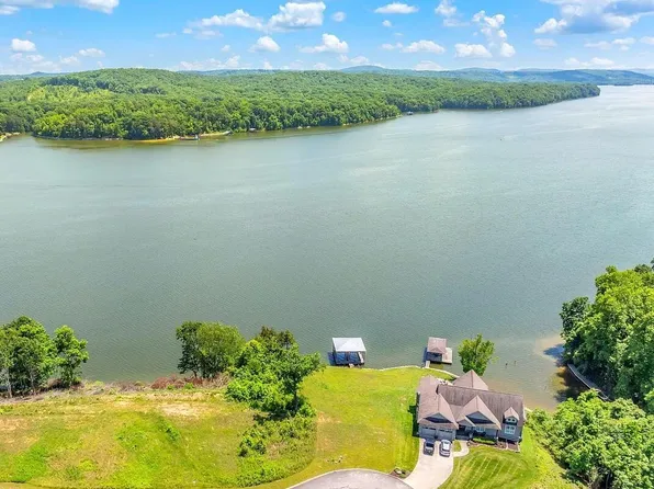 147 Docks Of The Bay Dr, Harriman, TN 37748