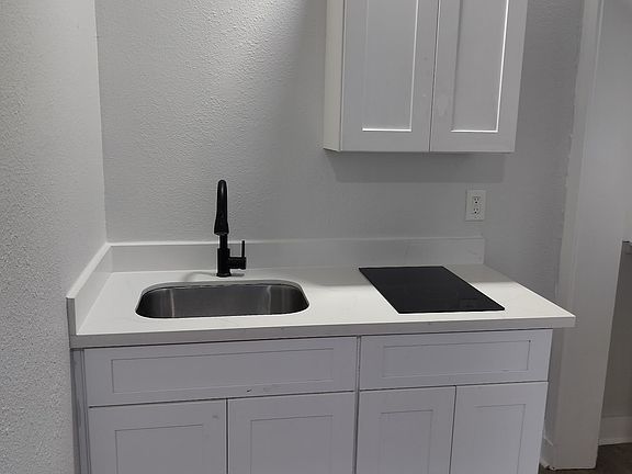 4th image of 1321 35th St #3