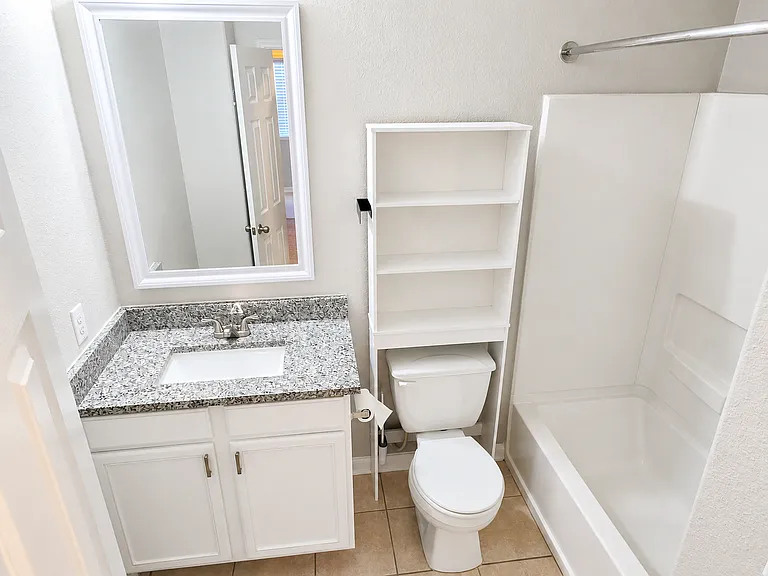 110 Outfitters Ct — Photo 10