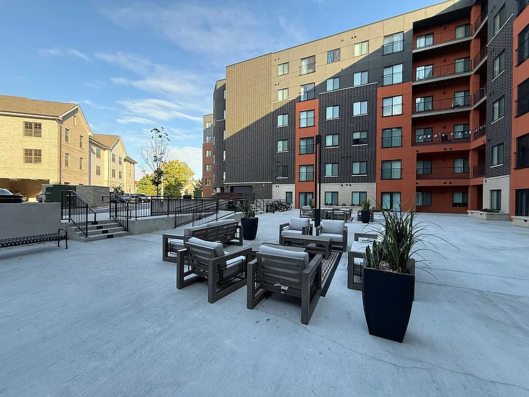 4UP Luxury Apartments — Photo 11