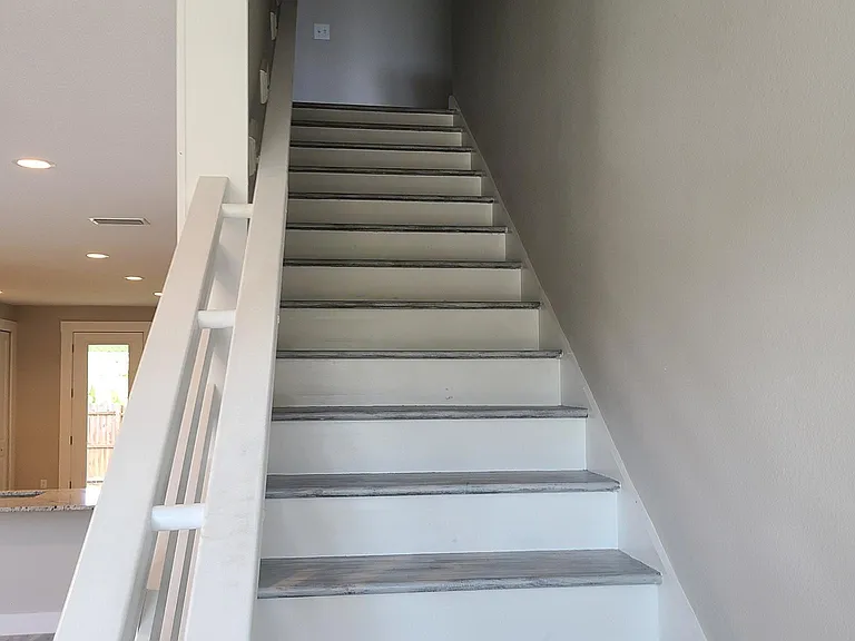2125 W Saint Joseph St — Photo 12