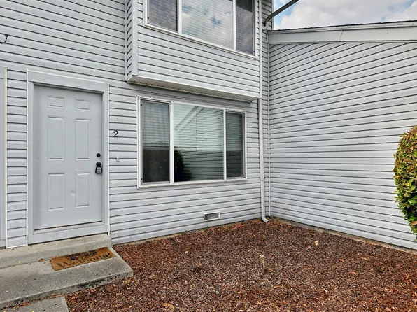 2000 Brookhurst St APT 2, Medford, OR 97504