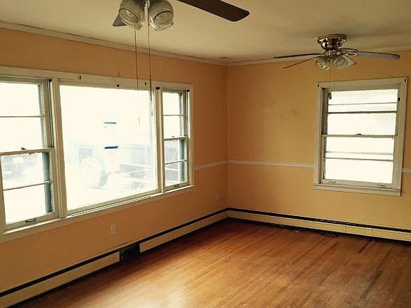 3rd image of 617 Arlington Ave