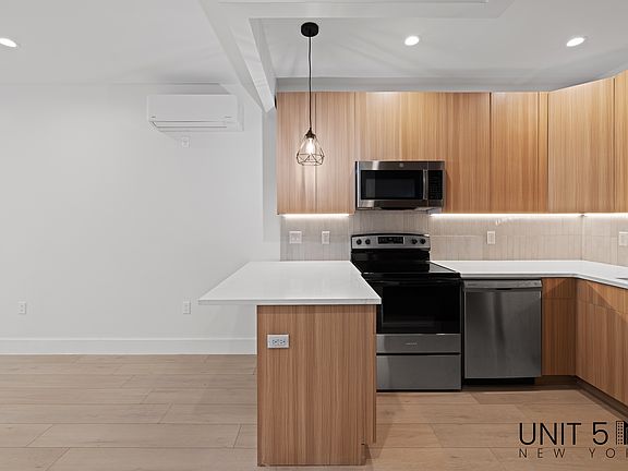 5th image of 255 Clarkson Ave #2F