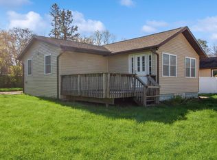 N1304 Catalpa Rd, Genoa City, WI 53128