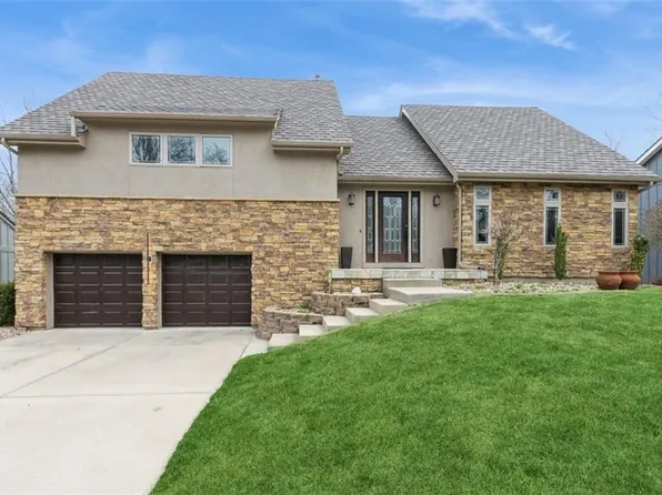 3515 NE Logwood Cir, Lees Summit, MO 64064