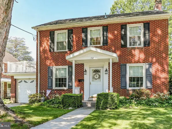 132 S Landis St, Hummelstown, PA 17036