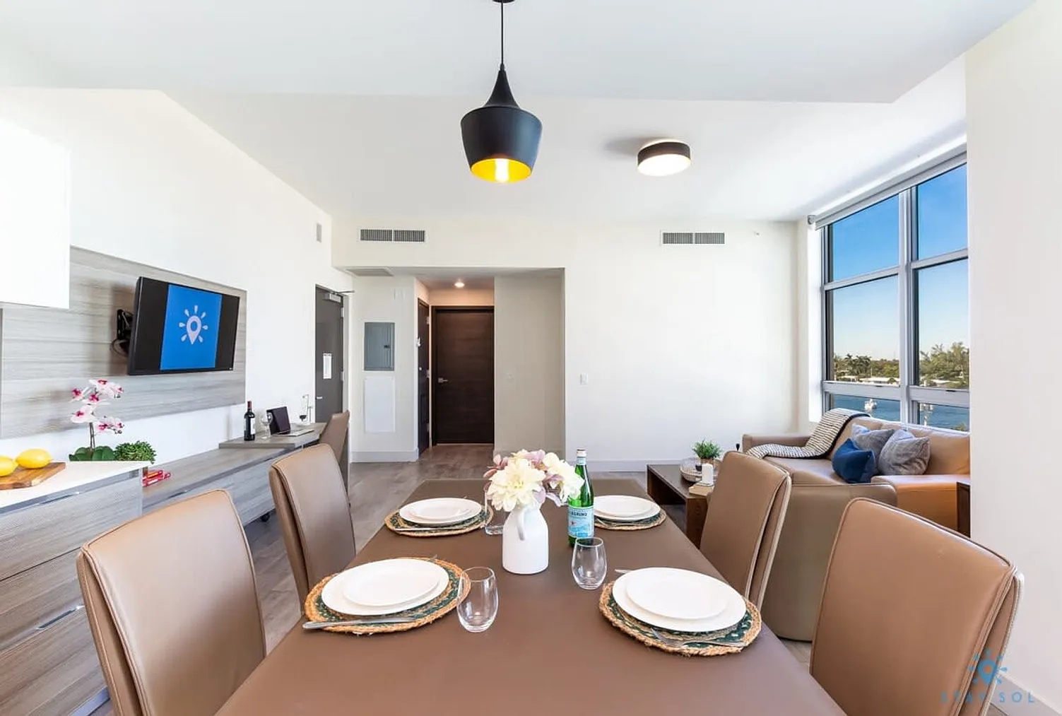 1 bed, 1.0 bath, $2,805 — Photo 2