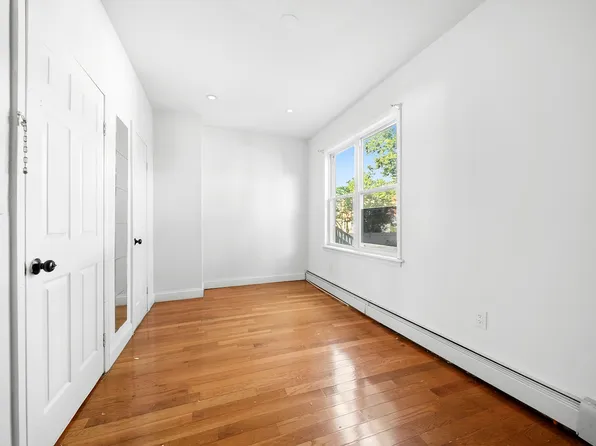 461 Milford Street image 11 of 19