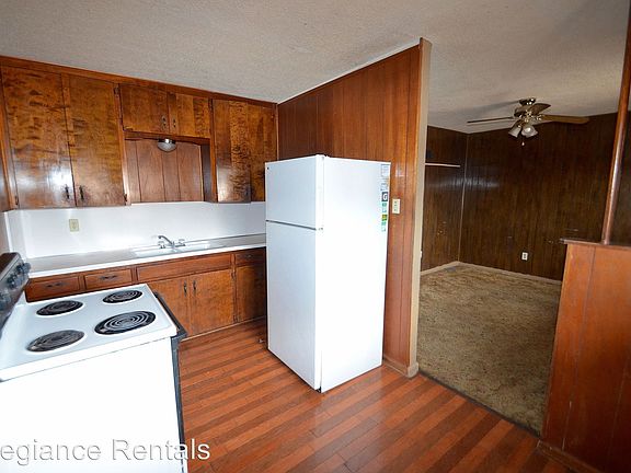 4th image of 919 S 17th St