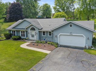 W232N6959 Waukesha Ave, Sussex, WI 53089