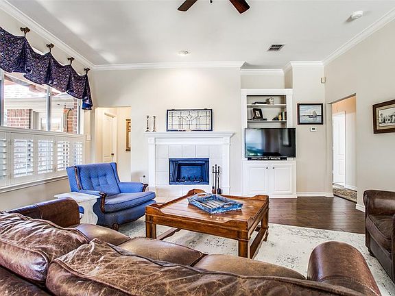 3rd image of 4212 Primrose Dr