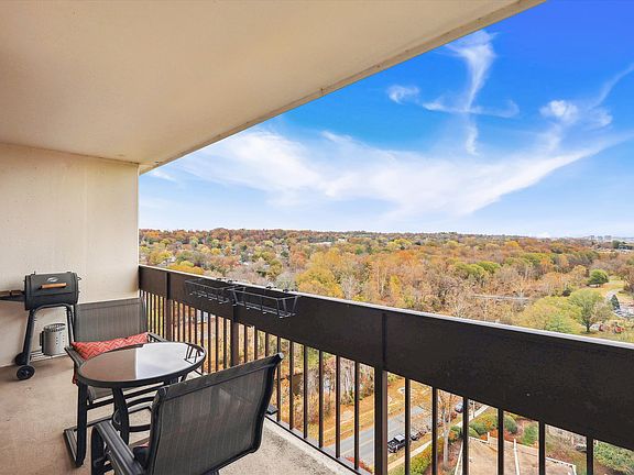 2nd image of 5300 Holmes Run Pkwy #Penthouse 08
