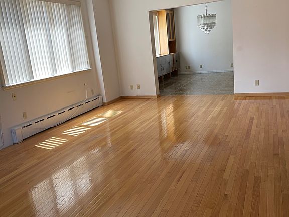4th image of 266 Bay 10 St