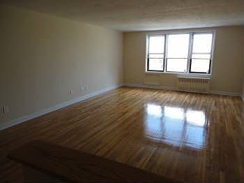 5th image of 145 Lincoln Ave APT 5M
