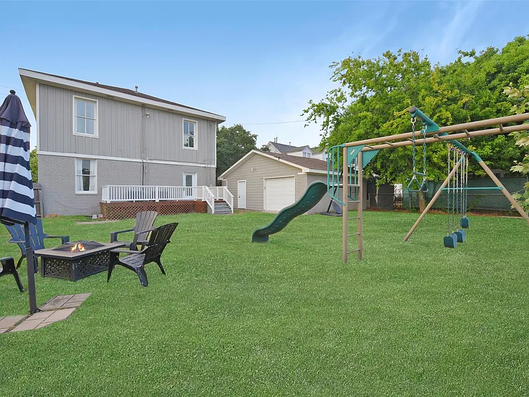 3427 Avenue L — Photo 25