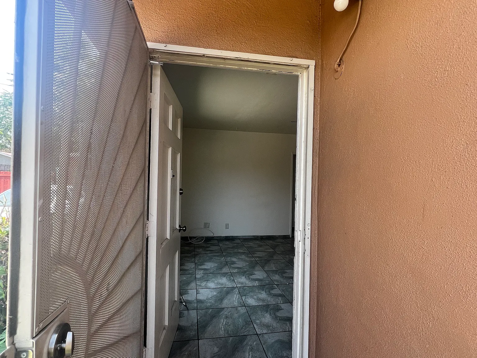 2 bed, $2,400 — Photo 4