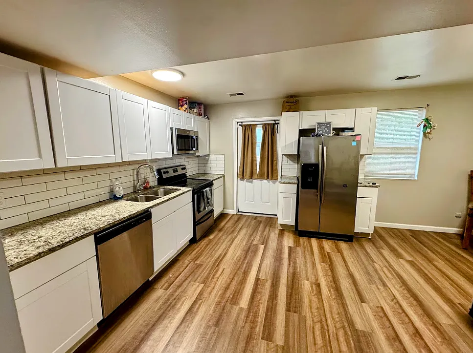 3 bed, 1129 sqft, $1,700 — Photo 4