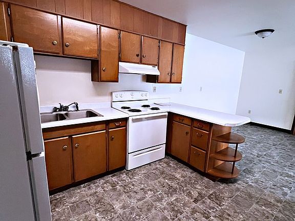 2nd image of 421 Colfax St #3