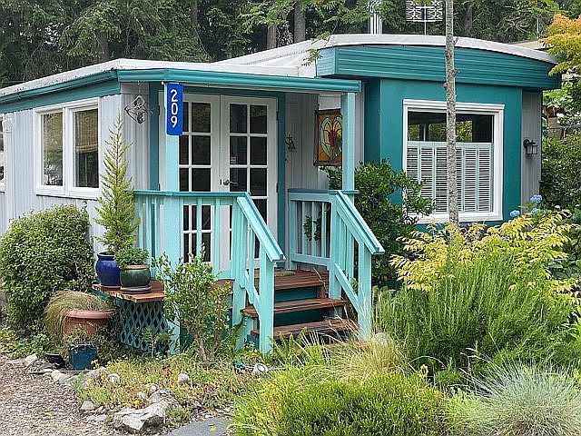 1st image of 209 Madrona Way NE
