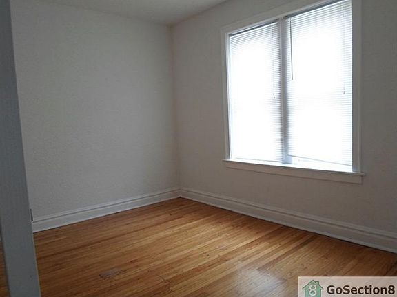 3rd image of 11 N Pine Ave #2