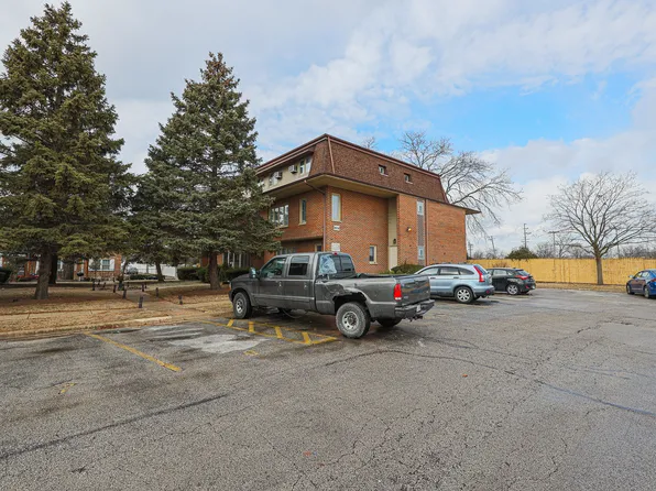 806 W Saint James St Unit 2SW, Arlington Heights, IL 60005