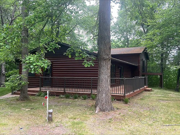 1126 Ebert Dr — Photo 6