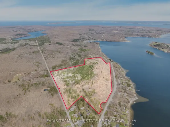 364 Champlain Rd, Penetanguishene, ON L9M 1S4