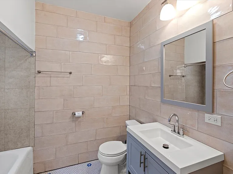 5742 N Milwaukee Ave #2A — Photo 8