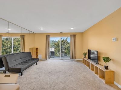 175 Clare Ave APT E8, Boston, MA, 02136
