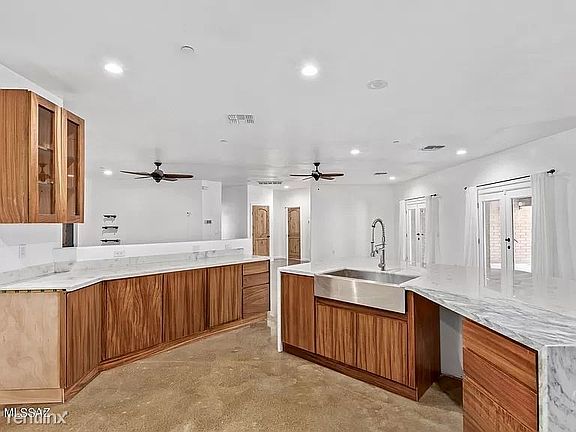 4A626B44-DBE4-4D55-AD4D-BE49F4DEBC1E