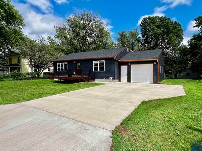 406 S Court St, Elk Point, SD, 57025