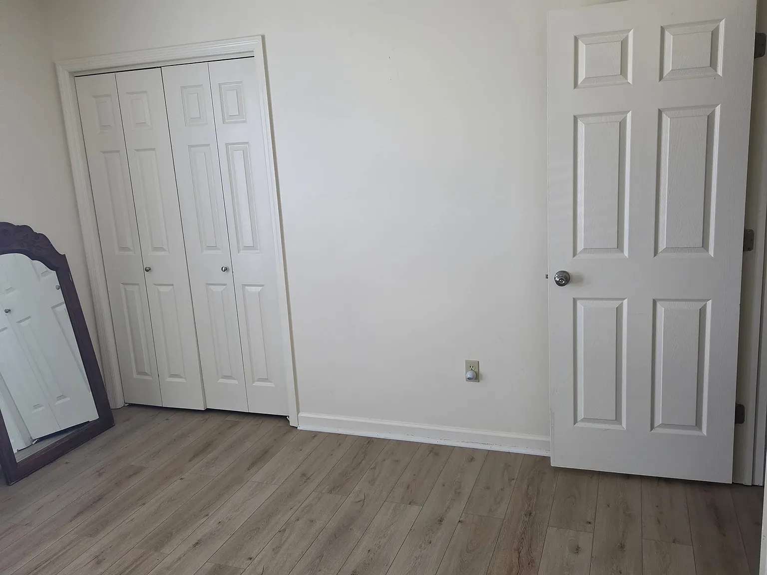 2 bed, 1.5 bath, 1008 sqft, $600 — Photo 2