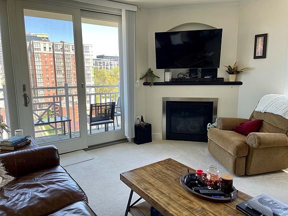 Balcony/Fireplace