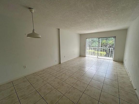 5th image of 12290 NE 11th Court #104