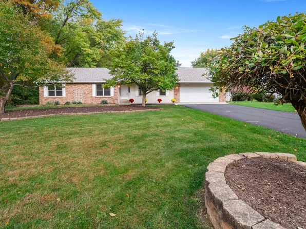 902 E 12th St, Hobart, IN 46342